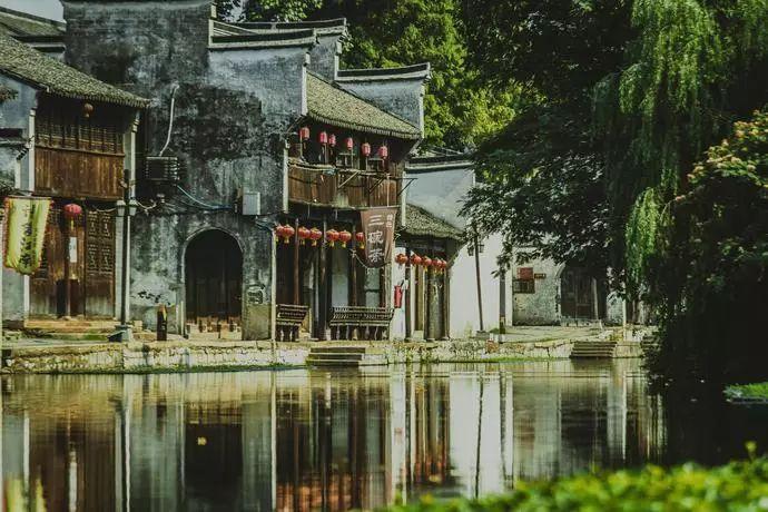 多彩时尚美发沙龙
